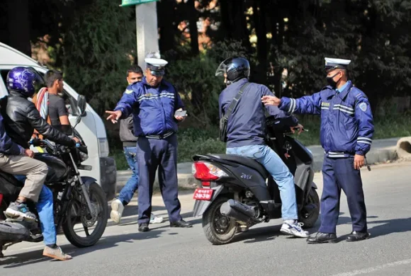 कारबाहीमा परेका चालकबाट १८ लाख राजस्व संकलन