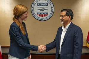 अर्थमन्त्री शर्मा र अमेरिकी सहयोग नियोग प्रमुखबीच भेटवार्ता