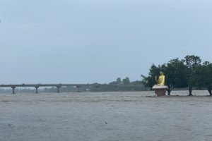 नारायणघाट पुलमा पानीको सतह अहिलेसम्मकै उच्च, सतर्कता अपनाउन आग्रह