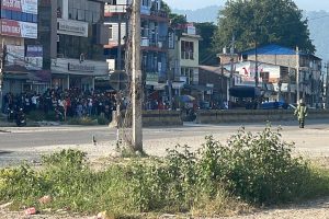 भरतपुरमा शंकास्पद झोला भेटियो, पूर्व–पश्चिम राजमार्गमा यातायात अवरुद्ध