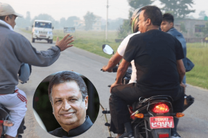विनोद चौधरीको चुनावी ‘चटक’ : करोडौँको रेन्ज रोभर गाडी छाडेर मोटरसाइकलमा सरर…