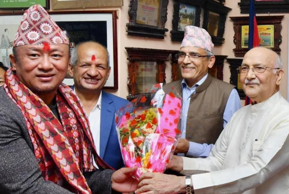 रामचन्द्र पौडेललाई तनाव, तनहुँ कांग्रेसका चर्चित नेता गुरूङ एमालेमा प्रवेश