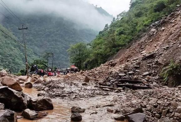 राँचुलीमा मलामी गएका १३ जनालाई पहिरोले बगाएको पुष्टि