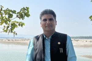 प्रचण्डविरुद्ध भोट मागेपछि गण्डकीका ऊर्जामन्त्री आचार्य बर्खास्त