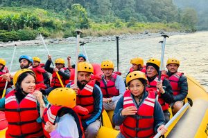 रिफ्रेसमेन्टका लागि सिन्धुपाल्चोकको सुकुटे पुगे प्रचण्ड, र्‍याफ्टिङमा सरर…
