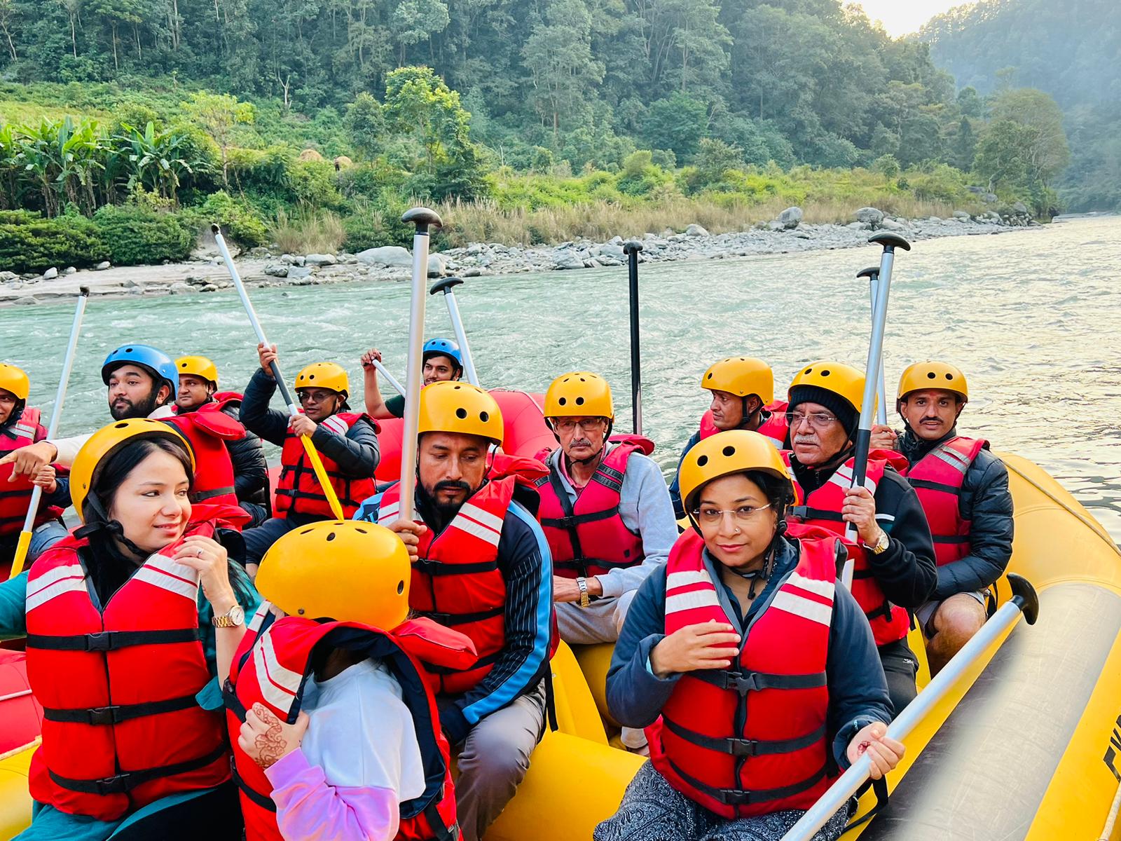 रिफ्रेसमेन्टका लागि सिन्धुपाल्चोकको सुकुटे पुगे प्रचण्ड, र्‍याफ्टिङमा सरर…