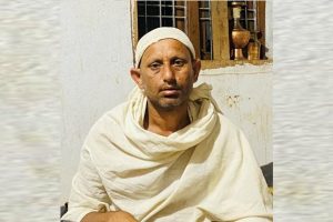काजक्रियामै बसेर मत माग्दै गजेन्द्र थपलिया : ‘निर्वाचनपछि तपाईंको गाउँटोलमा आउनेछु’