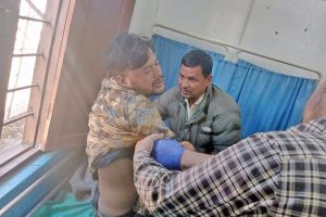 एमाले कार्यकर्ताद्वारा माओवादीका धामीमाथि आक्रमण, धनगढी अस्पतालबाट बीएण्डबी रिफर