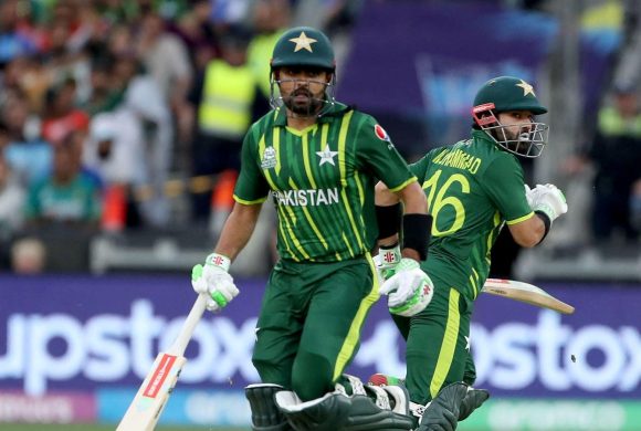 टी २० विश्वकप फाइनलः पाकिस्तानले दियो इंग्ल्यान्डलाई १३८ रनको लक्ष्य