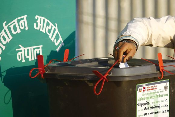 धादिङमा ३३ प्रतिशत मतदान