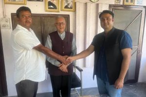 मोरङमा जीवन आचार्यलाई समर्थन गर्दै कांग्रेसका बागीले लिए उम्मेदवारी फिर्ता
