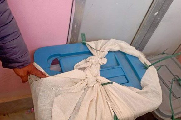 मतपेटिका फुटेको देखिएपछि प्यूठानमा विवाद, सर्वदलीय बैठक सुरु