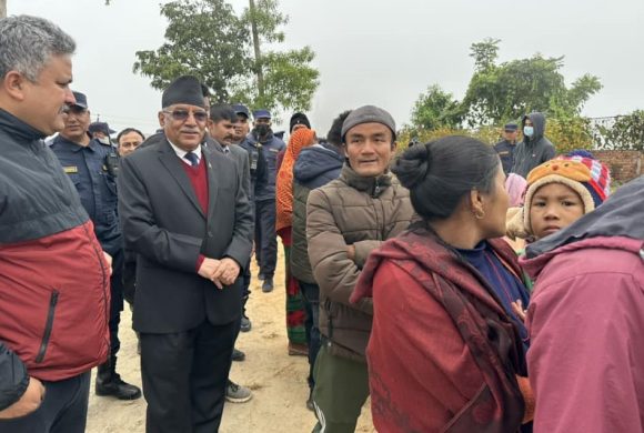 चितवनमा भोट खसालेर गोरखा पुगे प्रचण्ड