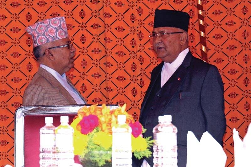 पार्टी विभाजनपछि पहिलोपटक ओली-नेपालबीच संवाद