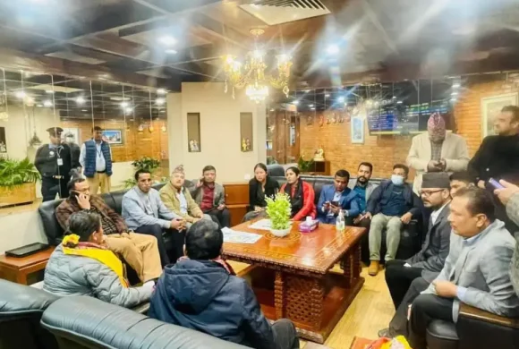 उपचारपछि चीनबाट स्वदेश फर्किए वर्षमान पुन, विमानस्थलमा नेताहरुको भव्य स्वागत