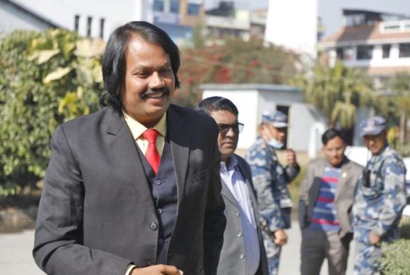काठमाडौंमा डेरा खोज्दै सिके राउत