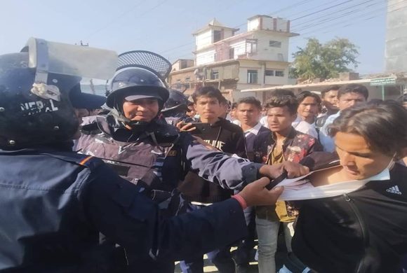 धनगढीमा प्रहरी ज्यादती, विद्यार्थीमाथि दमन