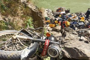 चितवनमा गाडीसँग मोटरसाइकल ठोक्किँदा जर्मन नागरिकको मृत्यु