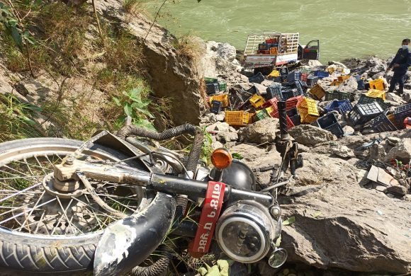 चितवनमा गाडीसँग मोटरसाइकल ठोक्किँदा जर्मन नागरिकको मृत्यु