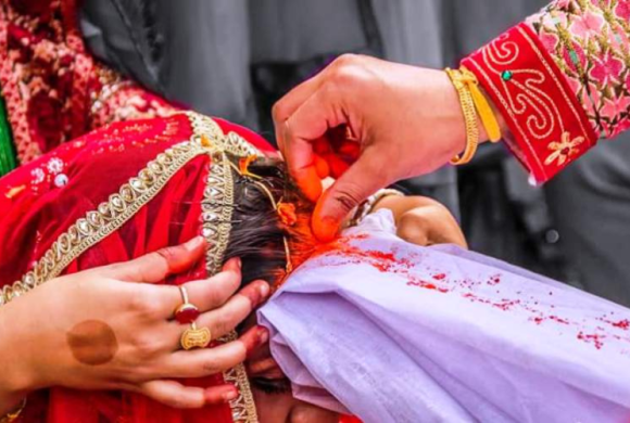 २० वर्ष पुगेर विवाह गर्ने किशोरीलाई वडाले पैसा दिने