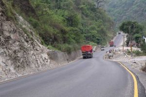 नारायणगढ-मुग्लिन सडकमा दैनिक ४ घण्टा सवारी रोकिने