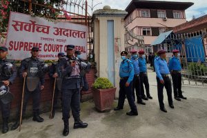 प्रशासनको आदेशबिना चोलेन्द्रलाई प्रवेश नदिन सर्वोच्चमा प्रहरीको गस्ती