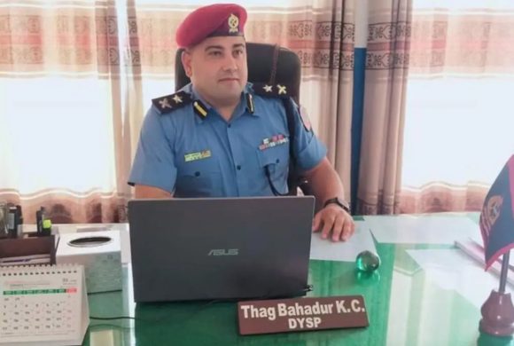 आरोपित डिएसपी ठगबहादुर केसीलाई एसपी निवासमा सत्कार