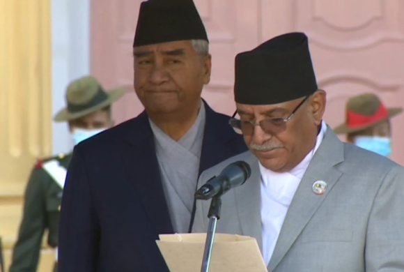 प्रधानमन्त्री प्रचण्डसहित तीन उपप्रधानमन्त्रीले लिए शपथ