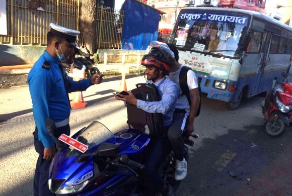 विद्यार्थी सुरक्षा लक्षित ट्राफिक चेकिङ, १८ विद्यार्थीसहित २०७ जनामाथि कारबाही