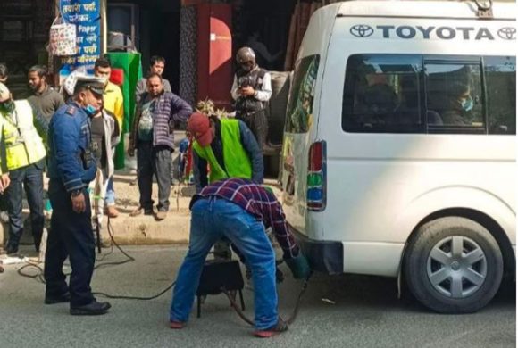 अत्याधिक धूँवा फाल्ने २२ सवारी साधन कारवाहीमा