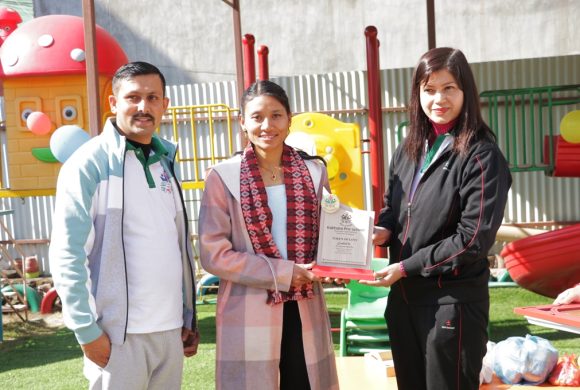 स्वर्णधारी सन्तोषीलाई कखराको सम्मान