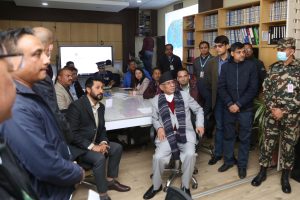 त्रिभुवन विमानस्थलको कन्ट्रोल रूममा पुगे प्रधानमन्त्री र गृहमन्त्री