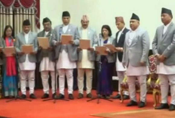 शपथ लिए लगत्तै राप्रपाका मन्त्रीहरु पुगे पशुपतिनाथ
