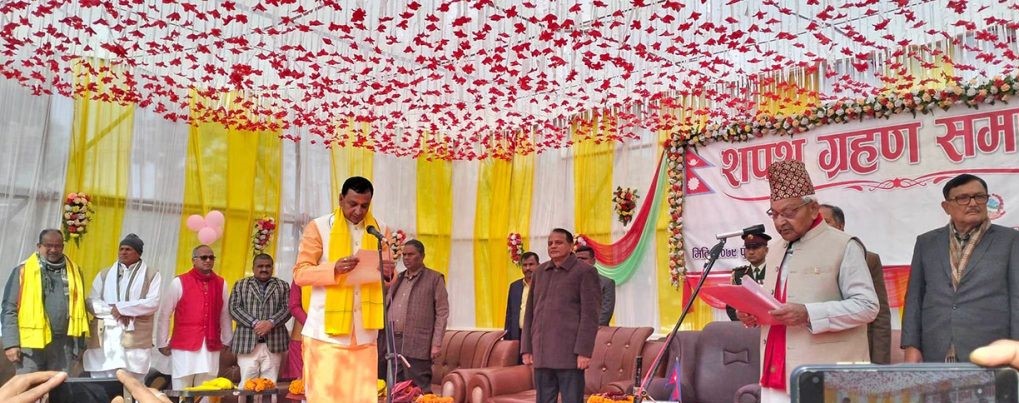 मधेश प्रदेशका मुख्यमन्त्री सरोजकुमार यादवसहित ३ मन्त्रीले लिए शपथ