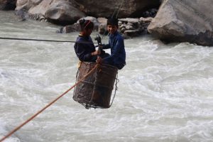 तुइनबाट खसेर दार्चुलाका एक बालक महाकालीमा बेपत्ता