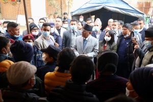 विमान दुर्घटनामा मृतकका परिवारसँग प्रधानमन्त्रीको भेट, छिट्टै शव बुझाउने आश्वासन