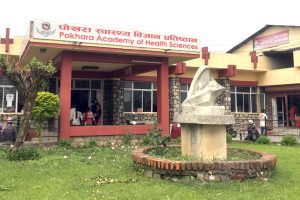 आत्मदाहको प्रयास गरेका क्षत्रीलाई बचाउँदा घाइते भएकी महिलाको मृत्यु