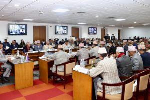 कर्मचारीप्रति प्रचण्डको असन्तुष्टि : ‘यही ताल हो भने हरेक नेपालीको हातमा राष्ट्रिय परिचयपत्र पुग्न दशकौं लाग्छ’