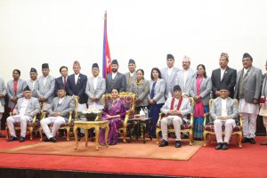 आज नियुक्त भएका नयाँ मन्त्रीहरूले लिए शपथ