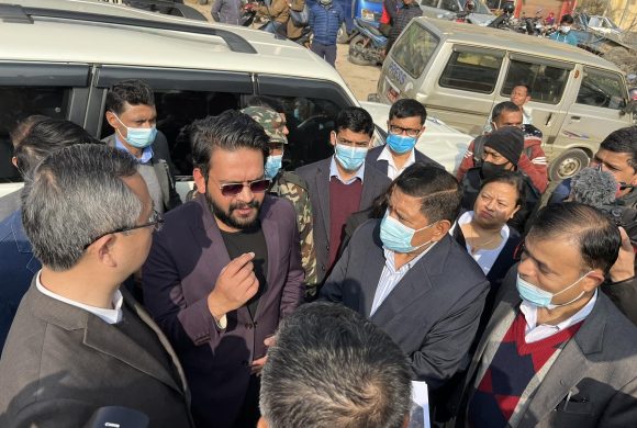 मन्त्री श्रेष्ठ र मेयर बालेनसहितले गरे कलंकी-चक्रपथ सडकखण्ड निरीक्षण