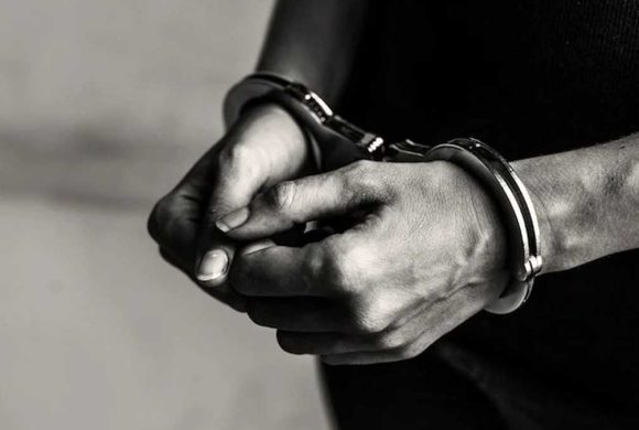 स्रोत नखुलेको भारतीय रुपैयाँसहित तीन जना पक्राउ