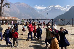 हिउँदे विदा सकिएपछि मनाङमा खुल्न थाले विद्यालय