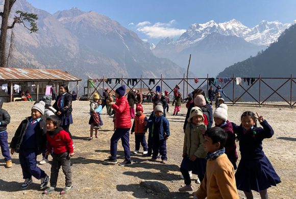 हिउँदे विदा सकिएपछि मनाङमा खुल्न थाले विद्यालय