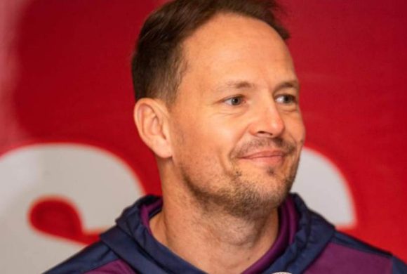 सन्दीपसँग हात नमिलाउने स्कटल्याण्डका प्रशिक्षकले भने-‘हामी हिंसालाई समर्थन गर्दैनौं’