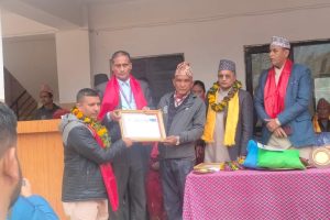 काँग्रेस नेता ‘काका’द्वारा ओखलङ्गाको वरुणेश्वर माविमा पुस्तकालय स्थापना