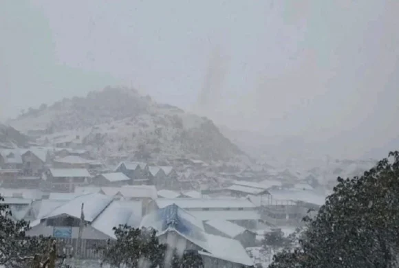 दोलखाको कालिञ्चोक क्षेत्रमा हिमपात