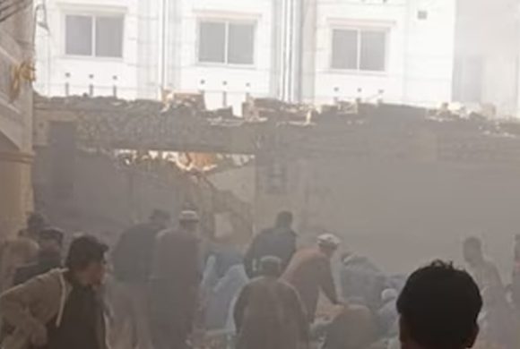 पाकिस्तान आत्मघाती बम विस्फोटः  मृत्यु हुनेको संख्या १ सय पुग्यो, २ सयभन्दा बढी घाइते