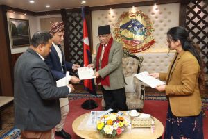 रास्वपाका ३ मन्त्रीले प्रधानमन्त्रीसमक्ष बुझाए राजीनामा