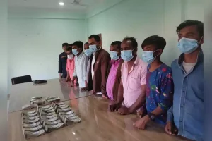 १४ लाख अवैध भारतीय रुपैयाँसहित महोत्तरीबाट ९ जना पक्राउ