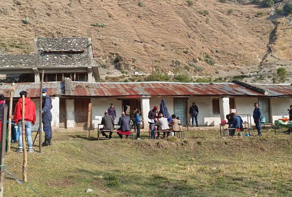 स्ववियु निर्वाचन: बाजुरामा हवाई फायर, दुईजना प्रहरी घाइते